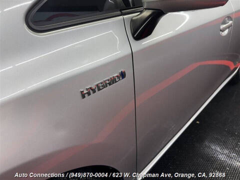 2014 Toyota Prius v Two