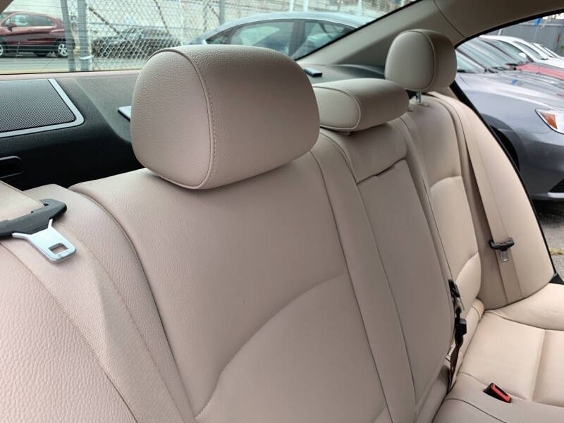 2012 BMW 5 Series 528i