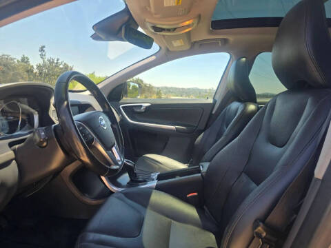 2016 Volvo XC60 T5 Drive-E Premier