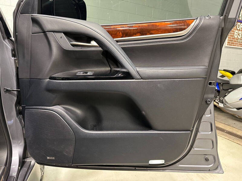 2016 Lexus LX 570