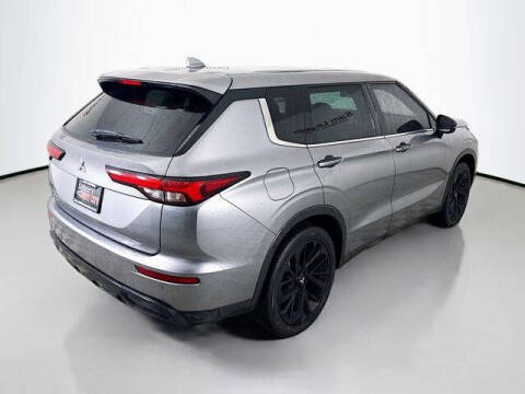 2022 Mitsubishi Outlander SE