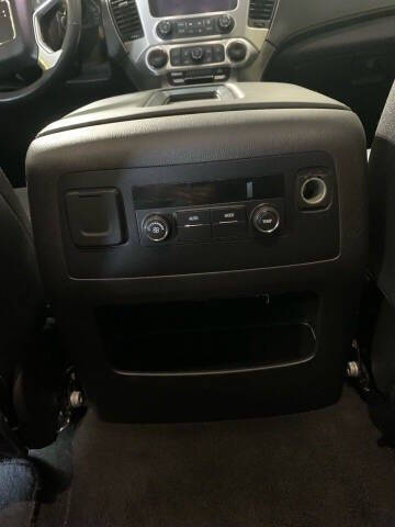 2017 GMC Yukon XL SLE