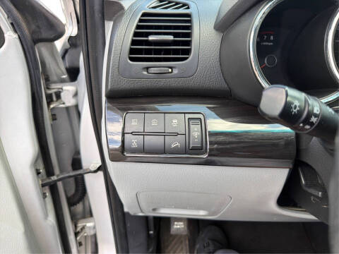 2011 Kia Sorento LX