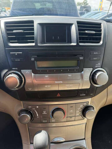 2011 Toyota Highlander SE