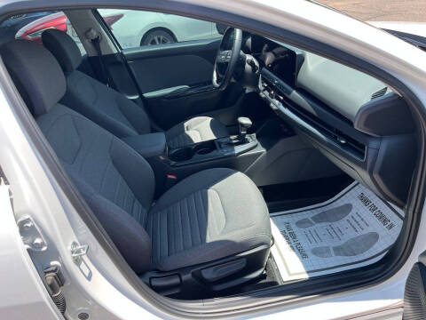 2025 Kia K4 EX