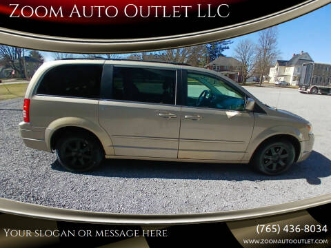 2008 Chrysler Town and Country for sale at Zoom Auto Outlet LLC in Thorntown IN