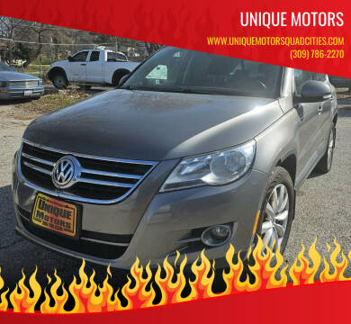 2011 Volkswagen Tiguan for sale at Unique Motors in Rock Island IL