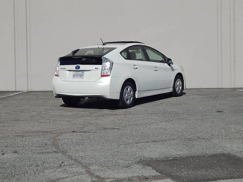 2010 Toyota Prius III