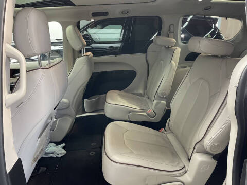 2020 Chrysler Pacifica Limited 35th Anniversary