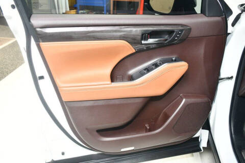 2022 Toyota Highlander Platinum