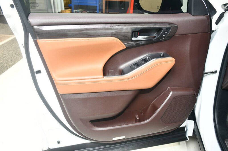 2022 Toyota Highlander Platinum