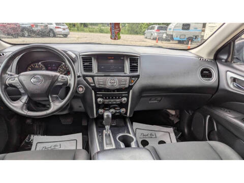 2020 Nissan Pathfinder SV