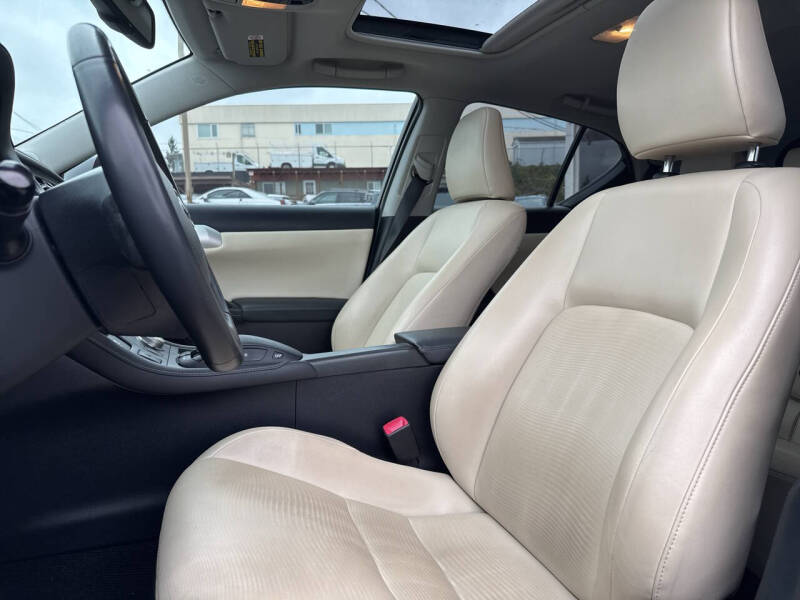 2011 Lexus CT 200h Premium