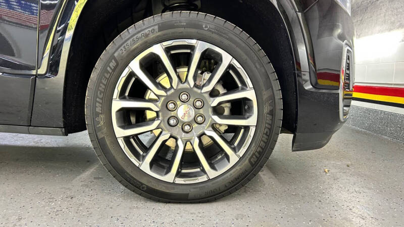 2022 GMC Acadia Denali