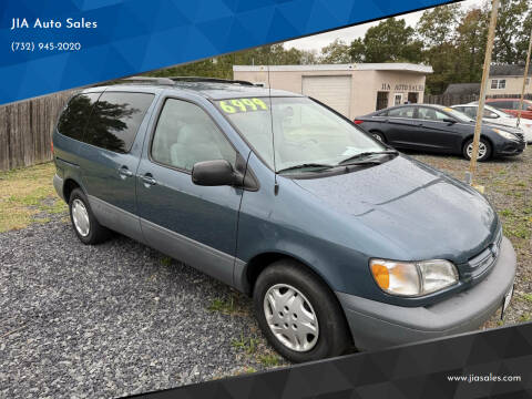 2000 Toyota Sienna LE