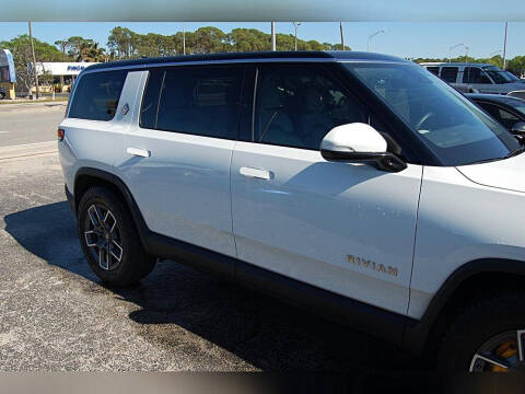 2023 Rivian R1S Adventure