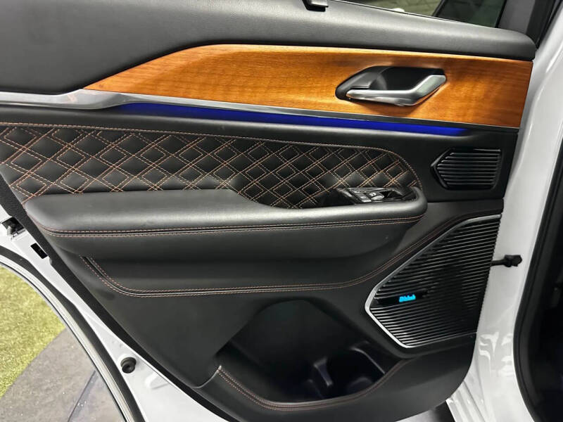 2022 Jeep Grand Cherokee Summit Reserve