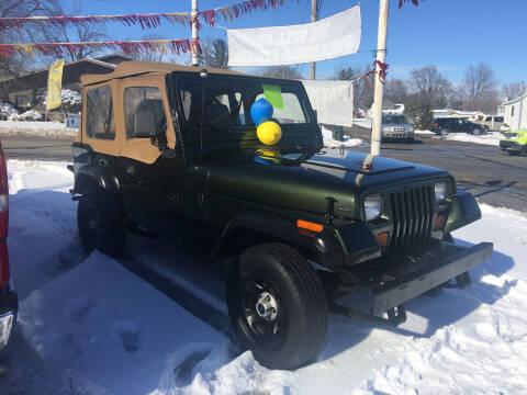 1995 Jeep Wrangler for sale at Antique Motors in Plymouth IN