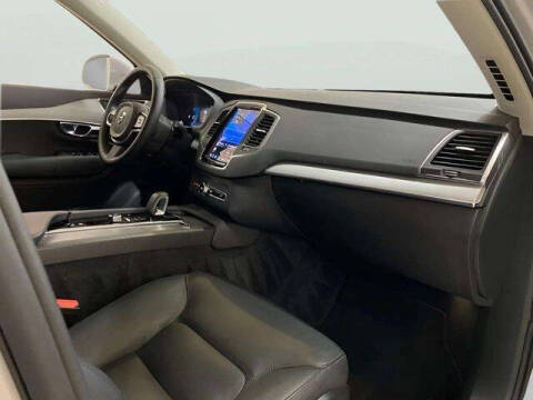 2025 Volvo XC90 B5 Core Bright Theme
