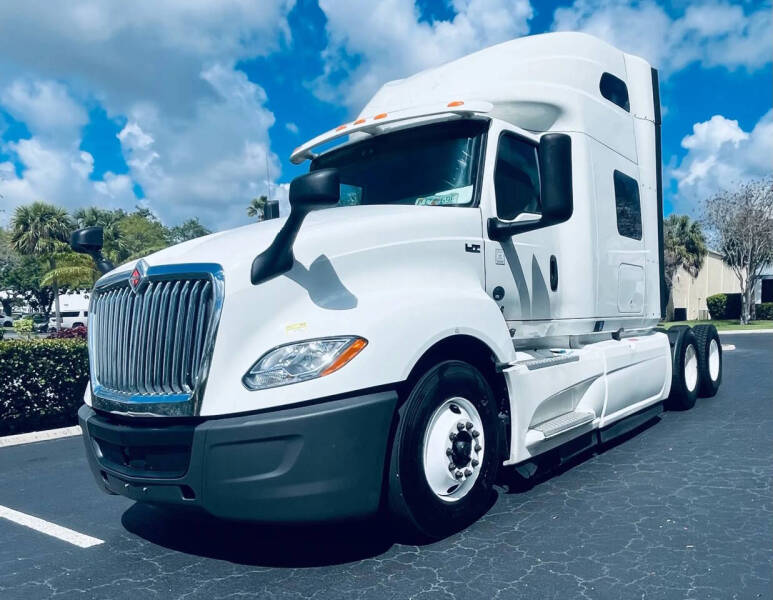 2019 International LT625