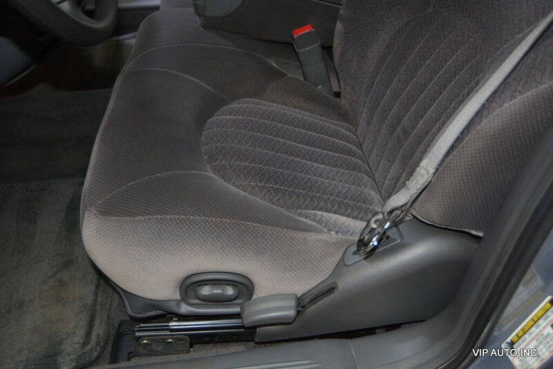 2005 Pontiac Bonneville SE