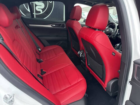 2025 Alfa Romeo Stelvio