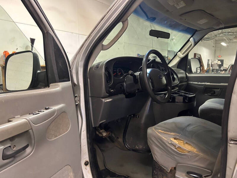 2008 Ford E-Series E-350 SD XLT