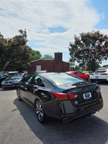 2021 Nissan Altima 2.5 SV