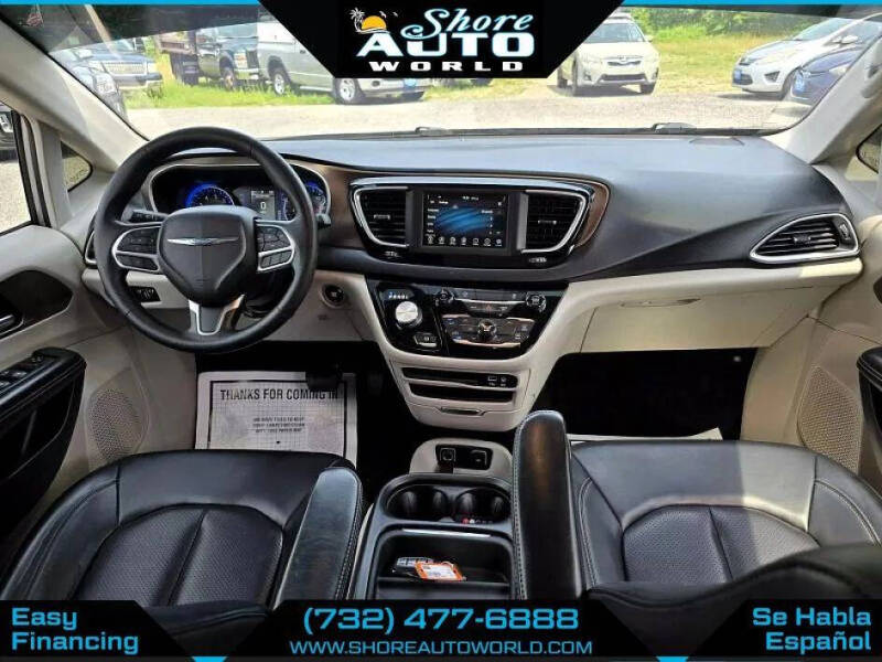 2020 Chrysler Voyager LXi