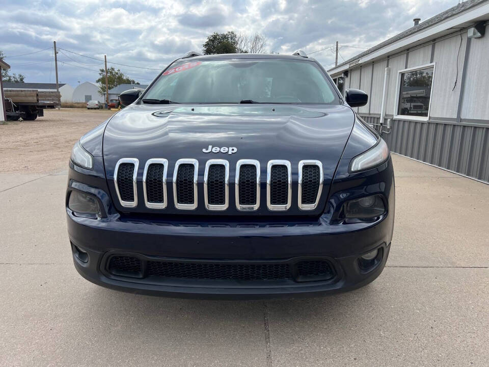 2015 Jeep Cherokee for sale at AUTO CENTER LLC in Garden City, KS