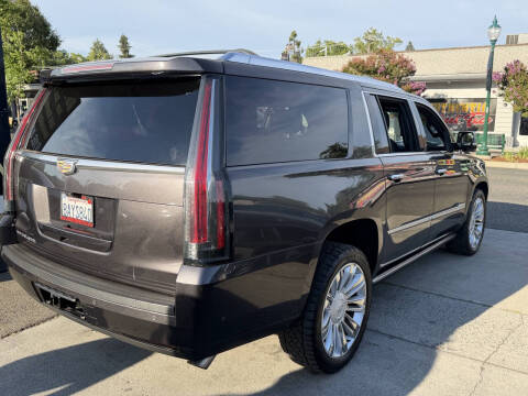 2017 Cadillac Escalade ESV Platinum