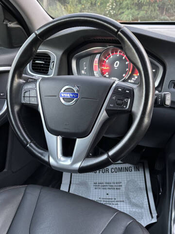 2016 Volvo V60 Cross Country T5