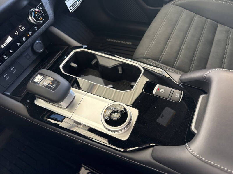 2026 Mitsubishi Outlander LE