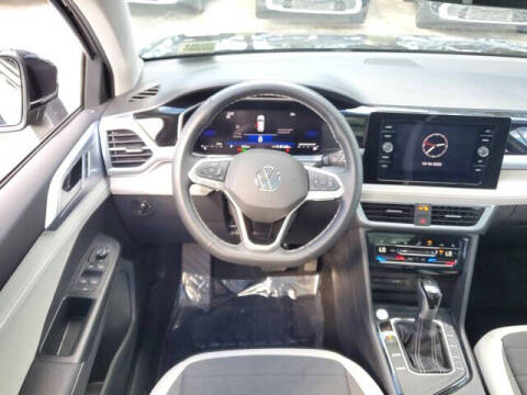 2025 Volkswagen Taos SE