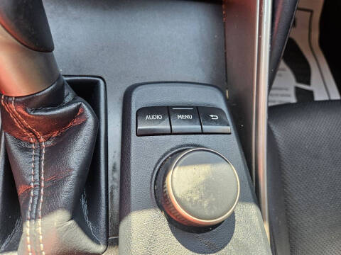 2017 Lexus IS 200t
