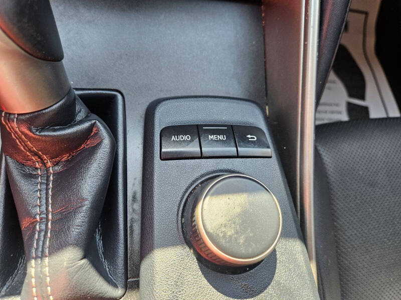 2017 Lexus IS 200t
