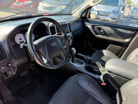 2005 Ford Escape Limited