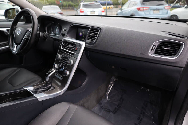 2015 Volvo V60 T5 Drive-E Premier