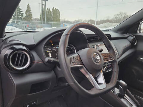 2020 Nissan Kicks SR