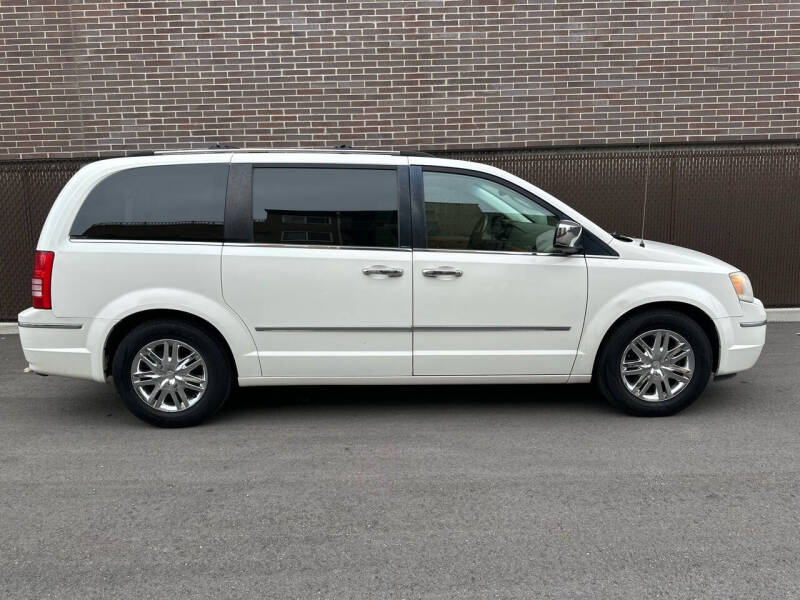 2008 Chrysler Town and Country for sale at BITTON'S AUTO SALES in Ogden UT