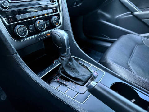 2017 Volkswagen Passat 1.8T R-Line