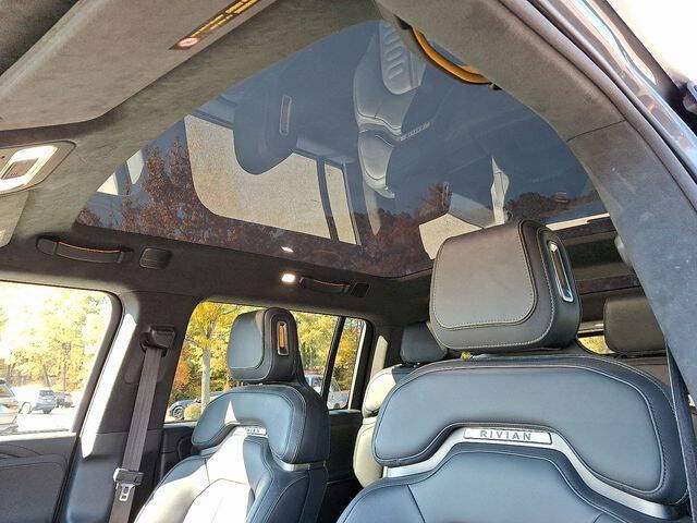 2023 Rivian R1S Adventure