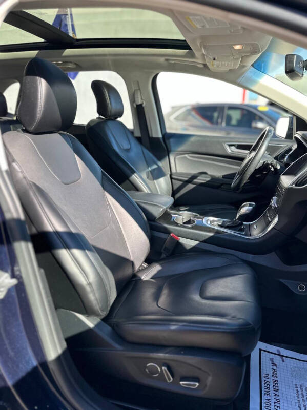 2017 Ford Edge Titanium