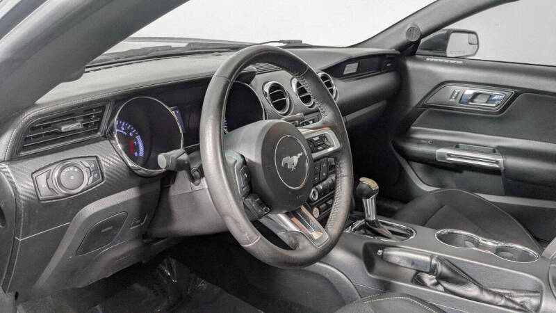 2015 Ford Mustang V6