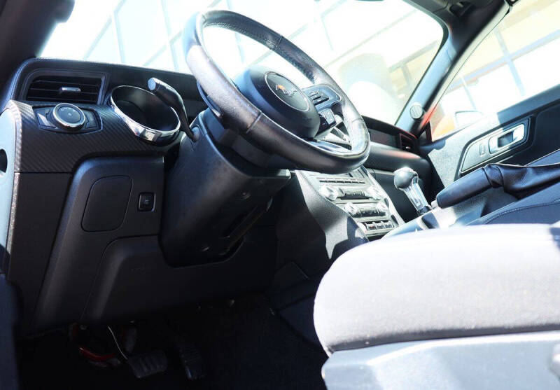 2015 Ford Mustang V6