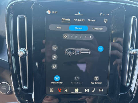 2026 Volvo XC40 B5 Ultra Black Edition