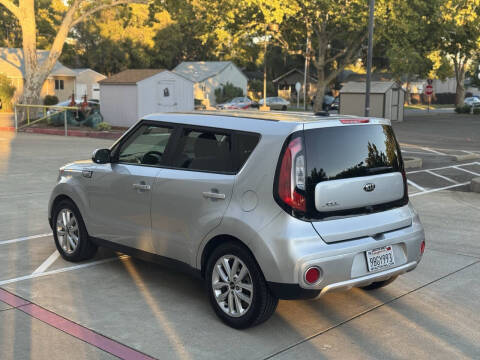 2017 Kia Soul +