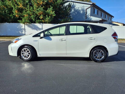 2017 Toyota Prius v Three