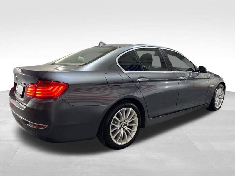 2016 BMW 5 Series 528i