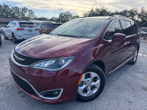 2017 Chrysler Pacifica for sale at Budget Motorcars in Tampa FL